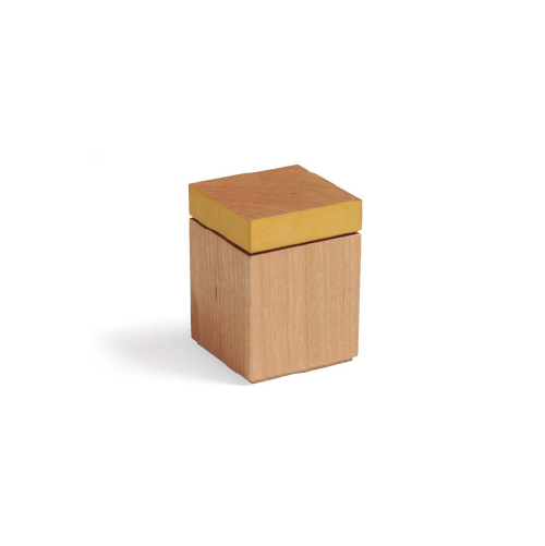Caja rectangular amarilla