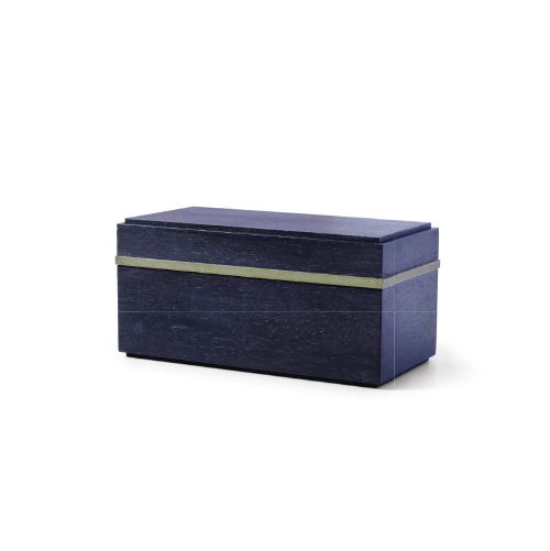 Caja rectangular azul oscuro acolchada